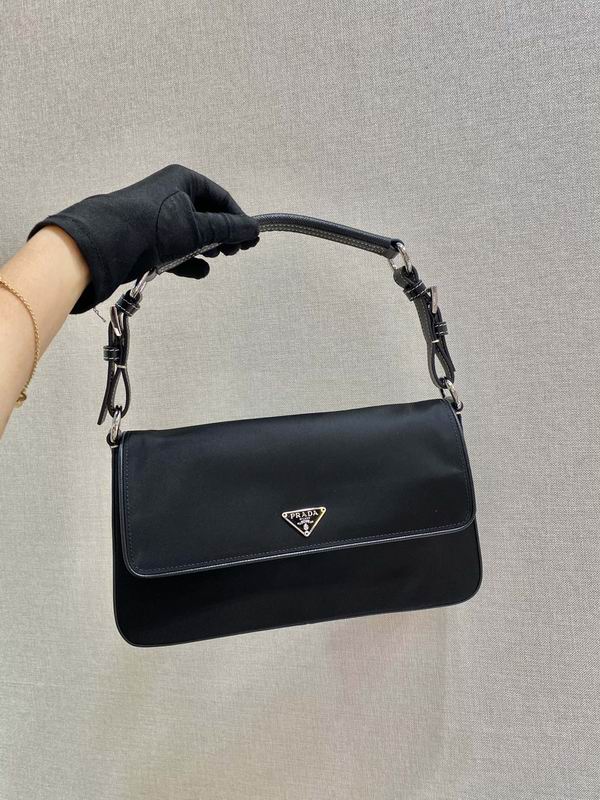 Axillary  Pouch Original